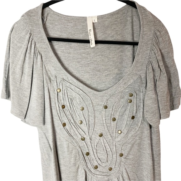 Flats and Heels Gray Studded Embroidered Short Sleeve Shirt Size Large - Picture 2 of 6